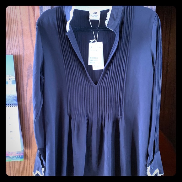 Blouse by Divided H&M - semi-sheer Brand new tags - Picture 1 of 3